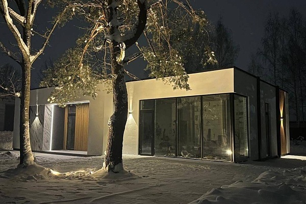 Современное алюминиевое светопрозрачное остекление загородного дома в Смоленске