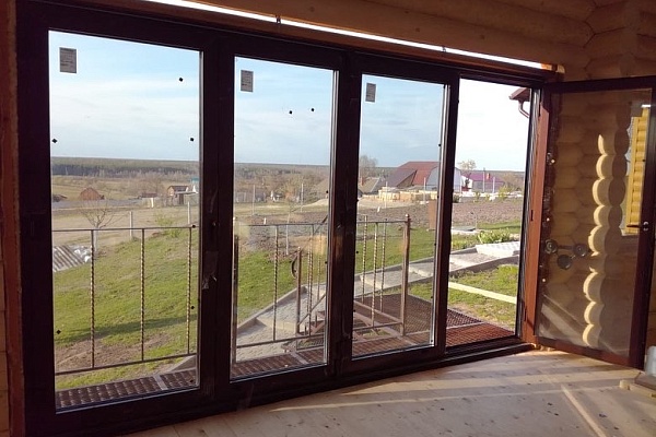 Что такое панорамное остекление, какие есть виды?